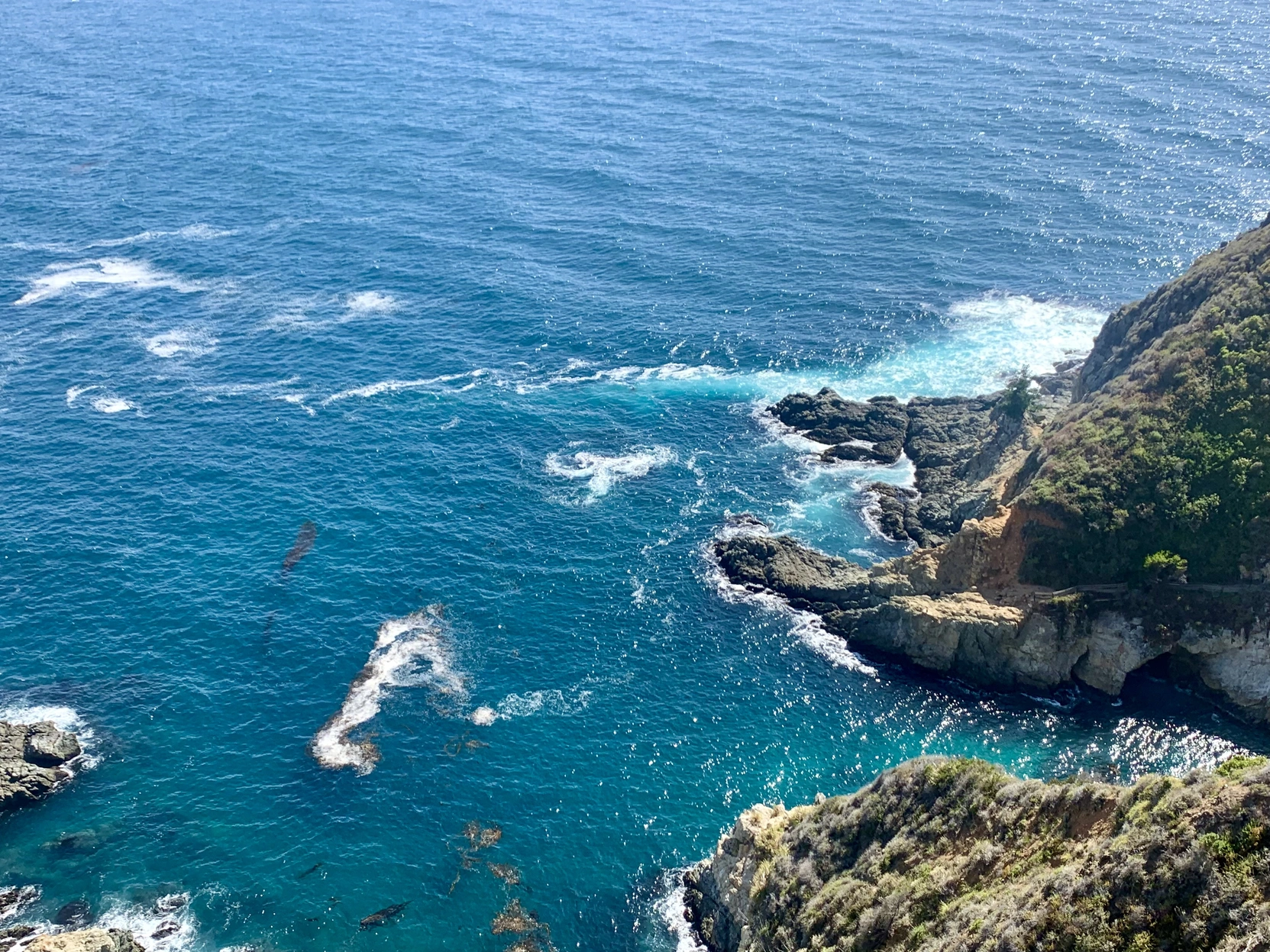 <p>Partington Cove，整个海岸线上最漂亮的海之一</p>
