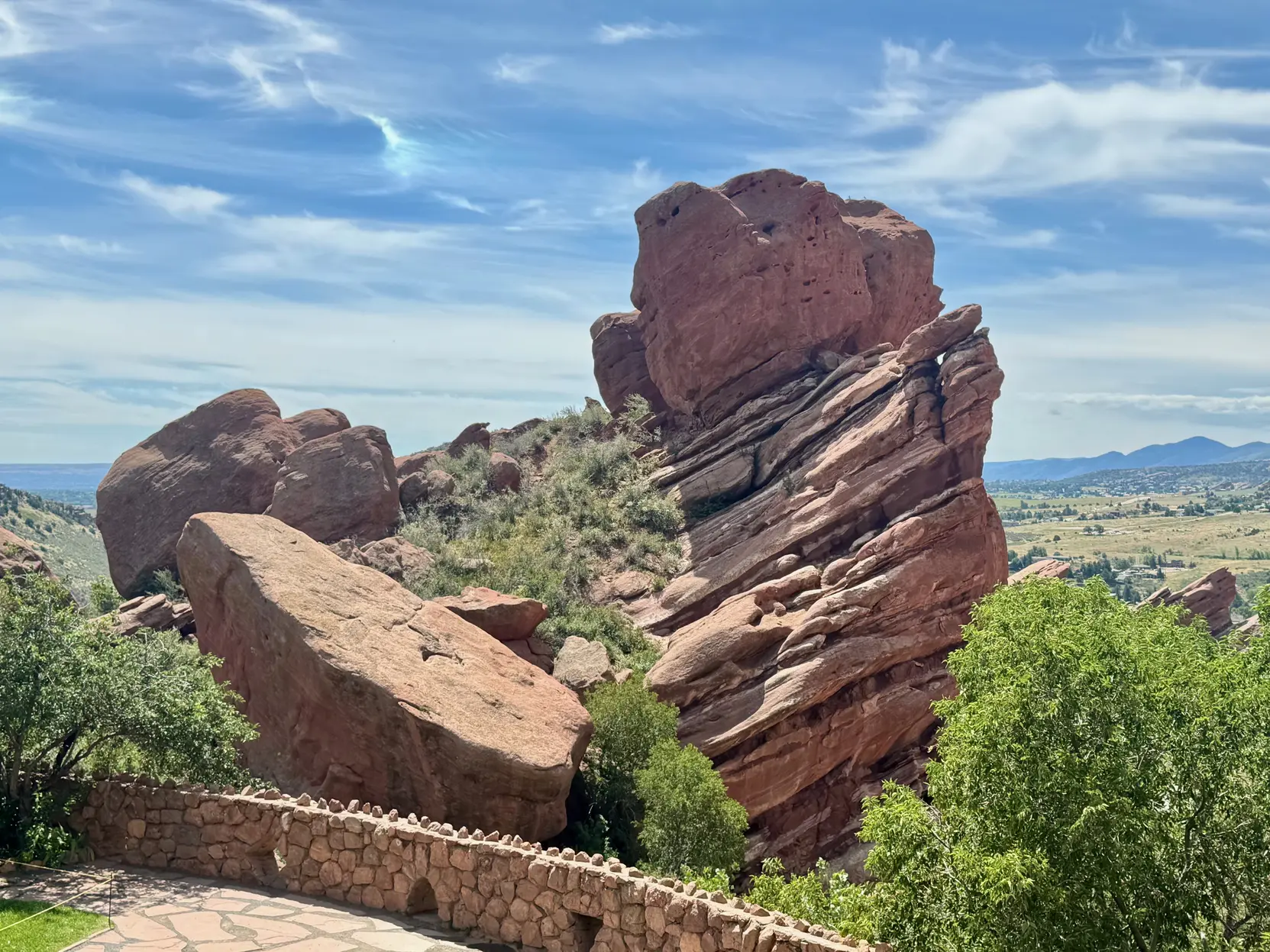 <p>某不知名的石头</p>
